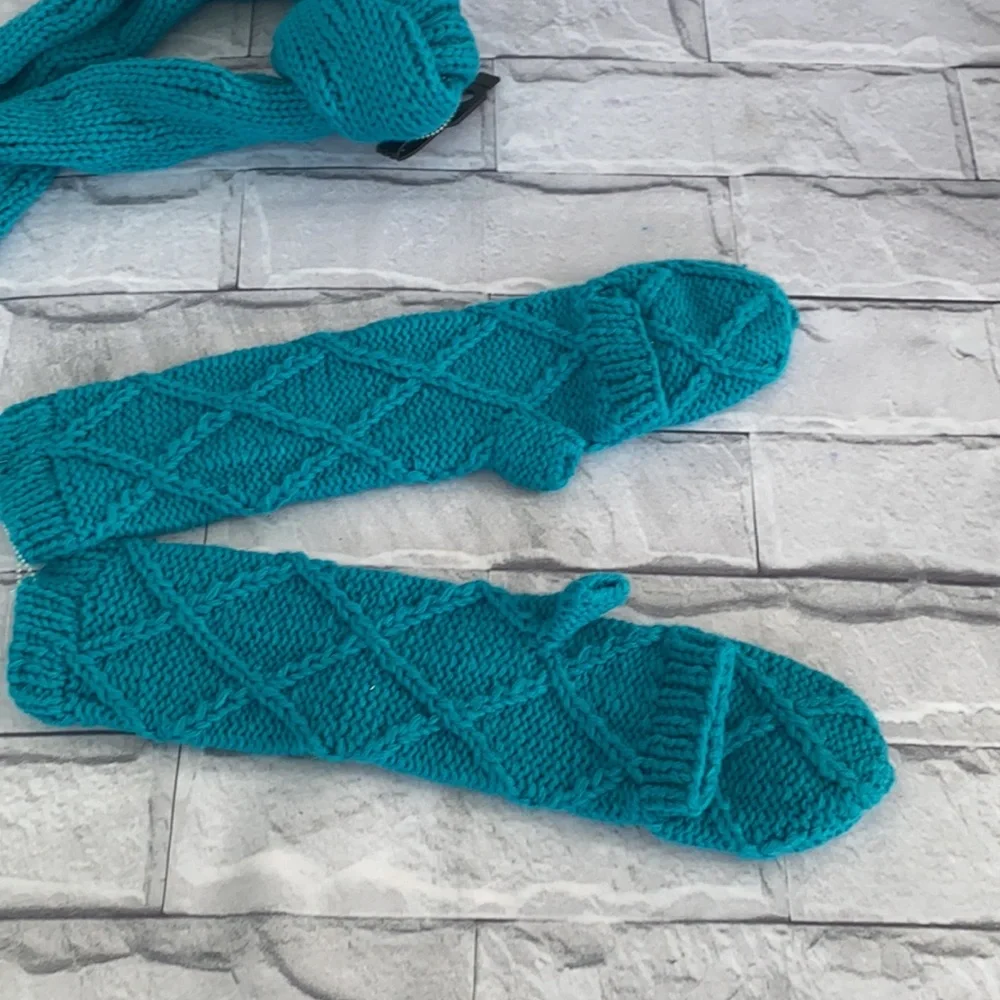 Merrell knit scarf and mittens